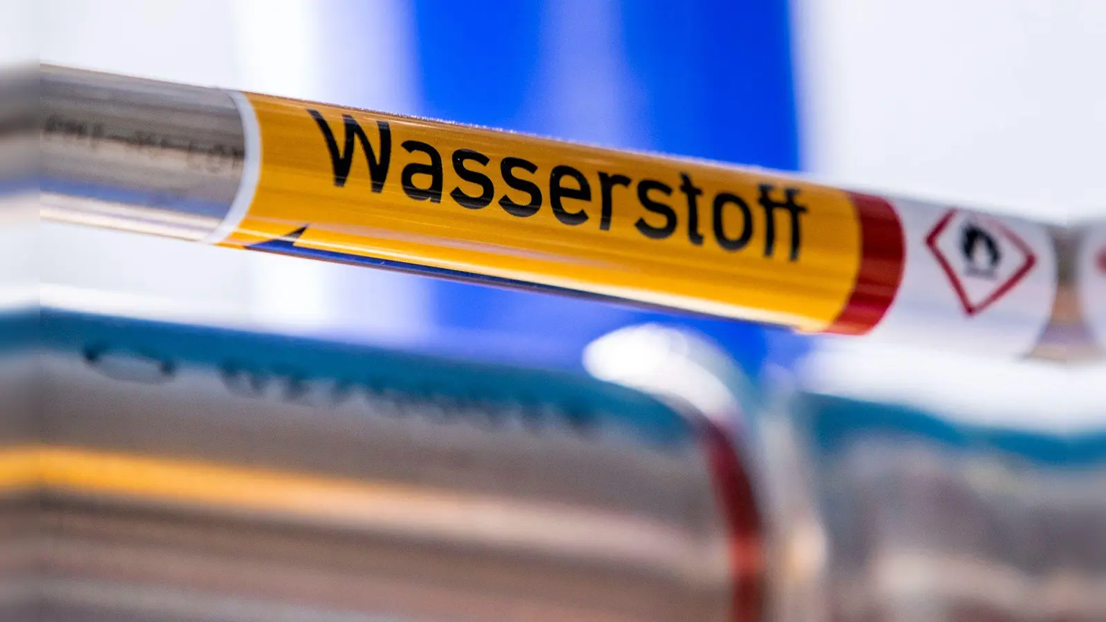 Airbus und MTU wollen einen Wasserstoffantrieb für Flugzeuge entwickeln. (Symbolbild) (Foto: Jens Büttner/dpa-Zentralbild/dpa)