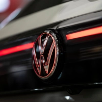 Eine neue Einheit soll die Entwicklung von Fahrassistenzsystemen im VW-Konzern beschleunigen. (Archivbild) (Foto: Hannes P. Albert/dpa)