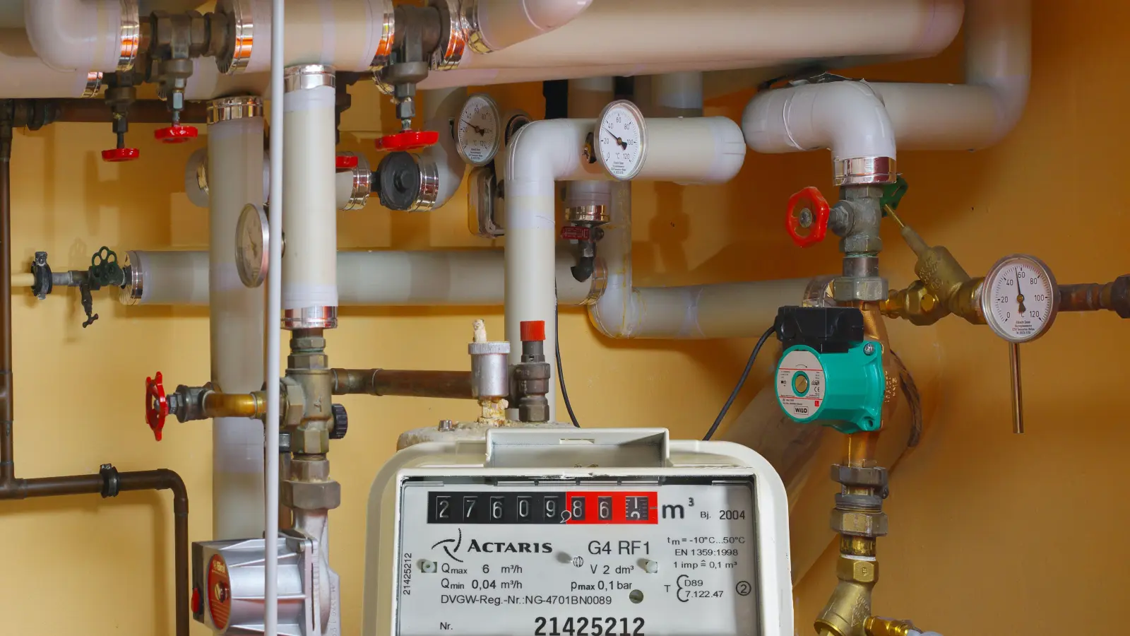 Gaszähler haben auch bei neu eingebauten Heizungen noch keineswegs ausgedient. Viele Kunden setzen auf Brennwerttechnik, wenn ihre Anlage zu alt und nicht mehr zeitgemäß ist. (Foto: mmo Wegmann/unsplash/LizenzCC0)