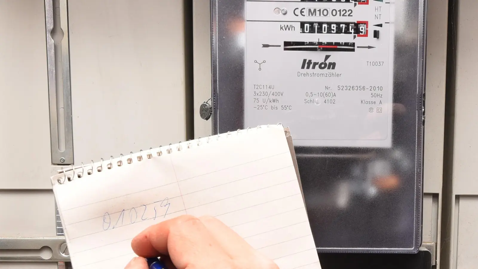 In Zeiten, in denen die Menschen Strom sparen, sind einigen Ansbachern überhöhte Abschlagszahlungen ins Haus geflattert. (Foto: Jim Albright)