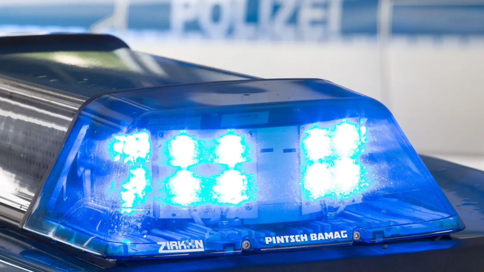 Nach einer kosmetischen Lippenbehandlung in Nürnberg benötigt eine 32-Jährige eine medizinische Nachbehandlung. Die Polizei ermittelt. (Symbolbild) (Foto: Friso Gentsch/dpa)
