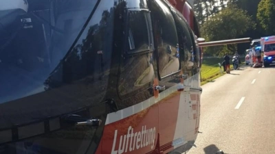 Zwischen Abtsgreuth und Altershausen wurde bei einem Unfall ein Motorradfahrer verletzt. Mit einem Rettungshubschrauber kam er in eine Klinik. (Foto:  Feuerwehr Münchsteinach)