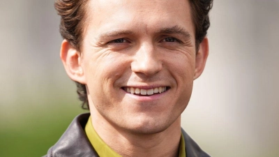 Schauspieler Tom Holland wünscht sich neue Herausforderungen – und findet diese in seiner Rolle als Fred Astaire. (Archivbild) (Foto: Scott A Garfitt/Invision/AP/dpa)
