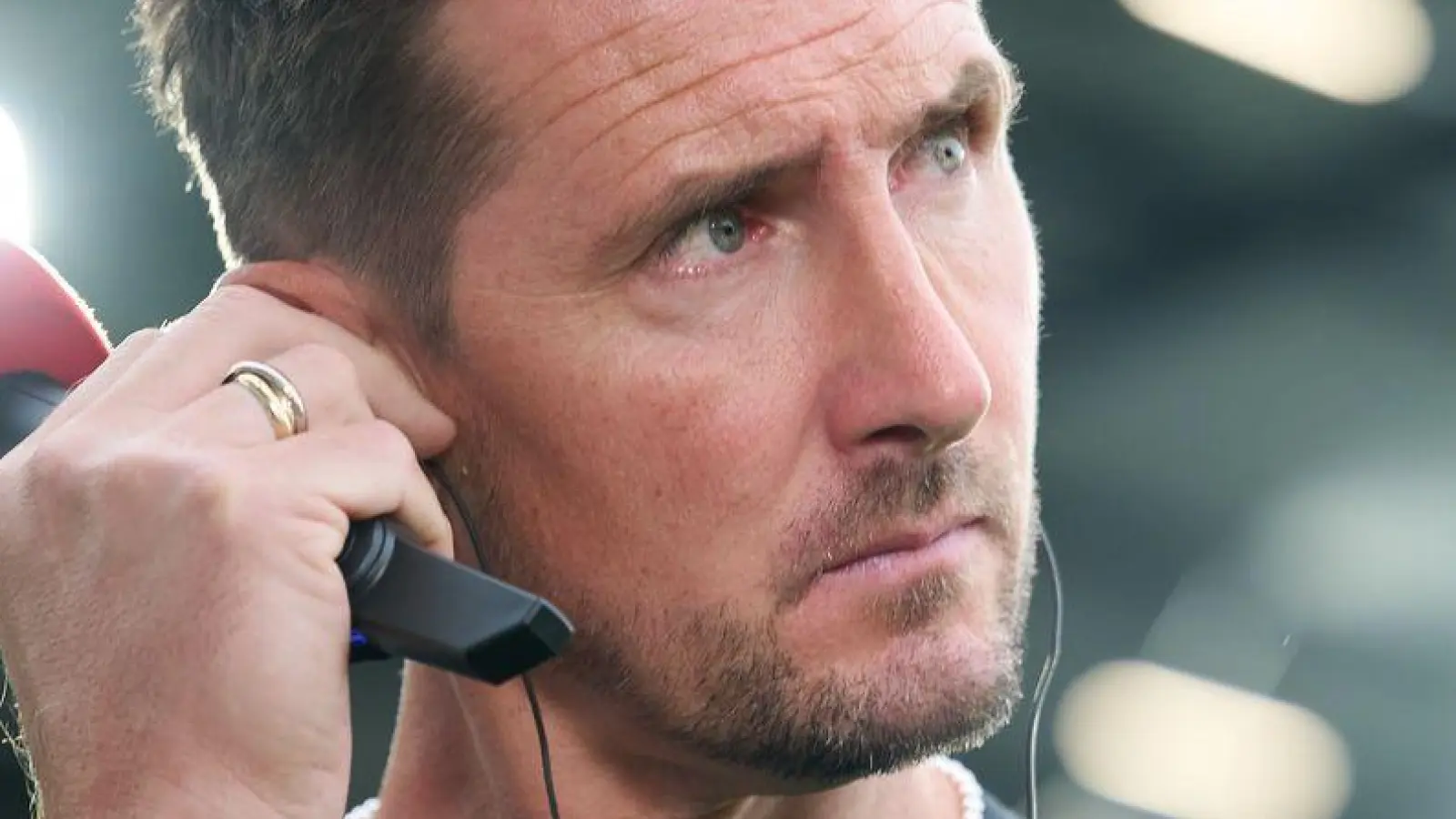 Nürnberg-Trainer Miroslav Klose sieht sich beim Zweitliga-Spiel gegen Paderborn nicht im Mittelpunkt. (Symbolbild) (Foto: Bernd Thissen/dpa)