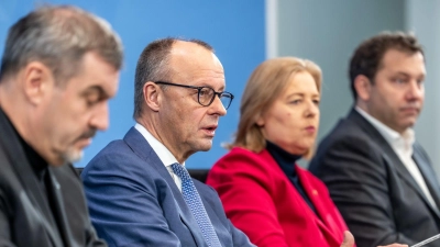 Die Koalition macht einen Schritt zurück bei den Entlastungen und einen nach vorne bei den Reformen. (Archivbild) (Foto: Michael Kappeler/dpa)