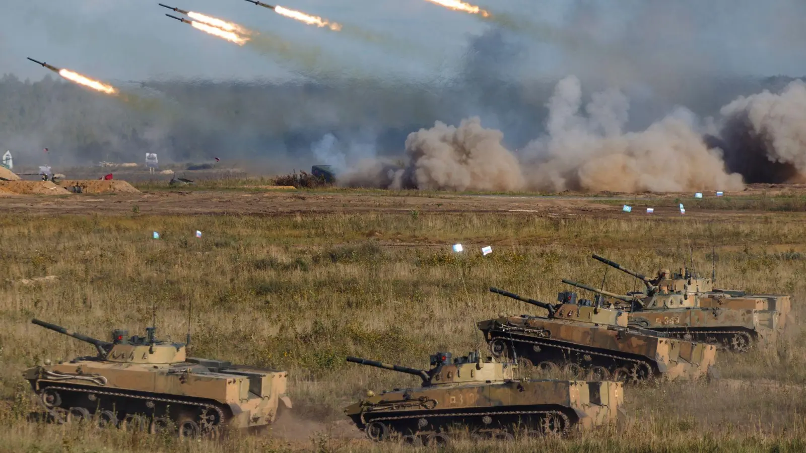 Am Sapad-Manöver 2021 waren 200 000 Soldaten aus Russland und Belarus beteiligt. (Archivbild) (Foto: Vadim Savitskiy/Russian Defense Ministry Press Service/AP/dpa)