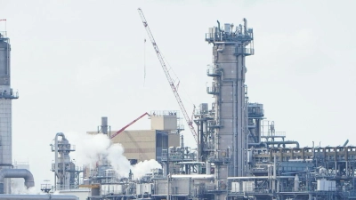 BASF als größter industrieller Gasverbraucher in Deutschland leidet wie viele Chemieunternehmen unter den relativ hohen Energiepreisen hierzulande. (Foto: Uwe Anspach/dpa)