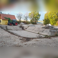 Geplant ist, das Betonbecken auf der Kläranlage in Adelhofen zu verfüllen. Um Kosten zu sparen, würde man gerne möglichst viel über Hand- und Spanndiensten machen. (Foto: Florian Hirsch)