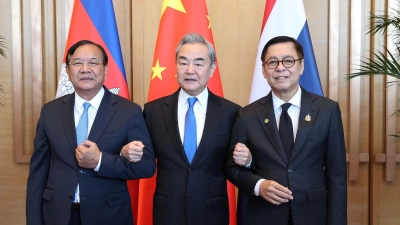 Der Konflikt zwischen Thailand und Kambodscha soll weiter entschärft werden. Das wurde bei Gesprächen in China vereinbart.  (Foto: Uncredited/Agence Kampuchea Press/AP/dpa)