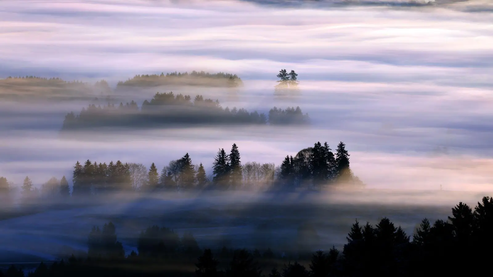 Sonne gibt es am ehesten in den Alpen. (Foto: Karl-Josef Hildenbrand/dpa)