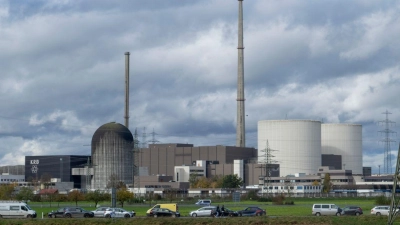 Das ehemalige Kernkraftwerk nach der Sprengung der Markanten Kühltürme. (Archivbild) (Foto: Stefan Puchner/dpa)