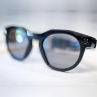 Smart Glasses können an Schulen vielfältige Probleme verursachen. (Symbolbild) (Foto: Christoph Schmidt/dpa)