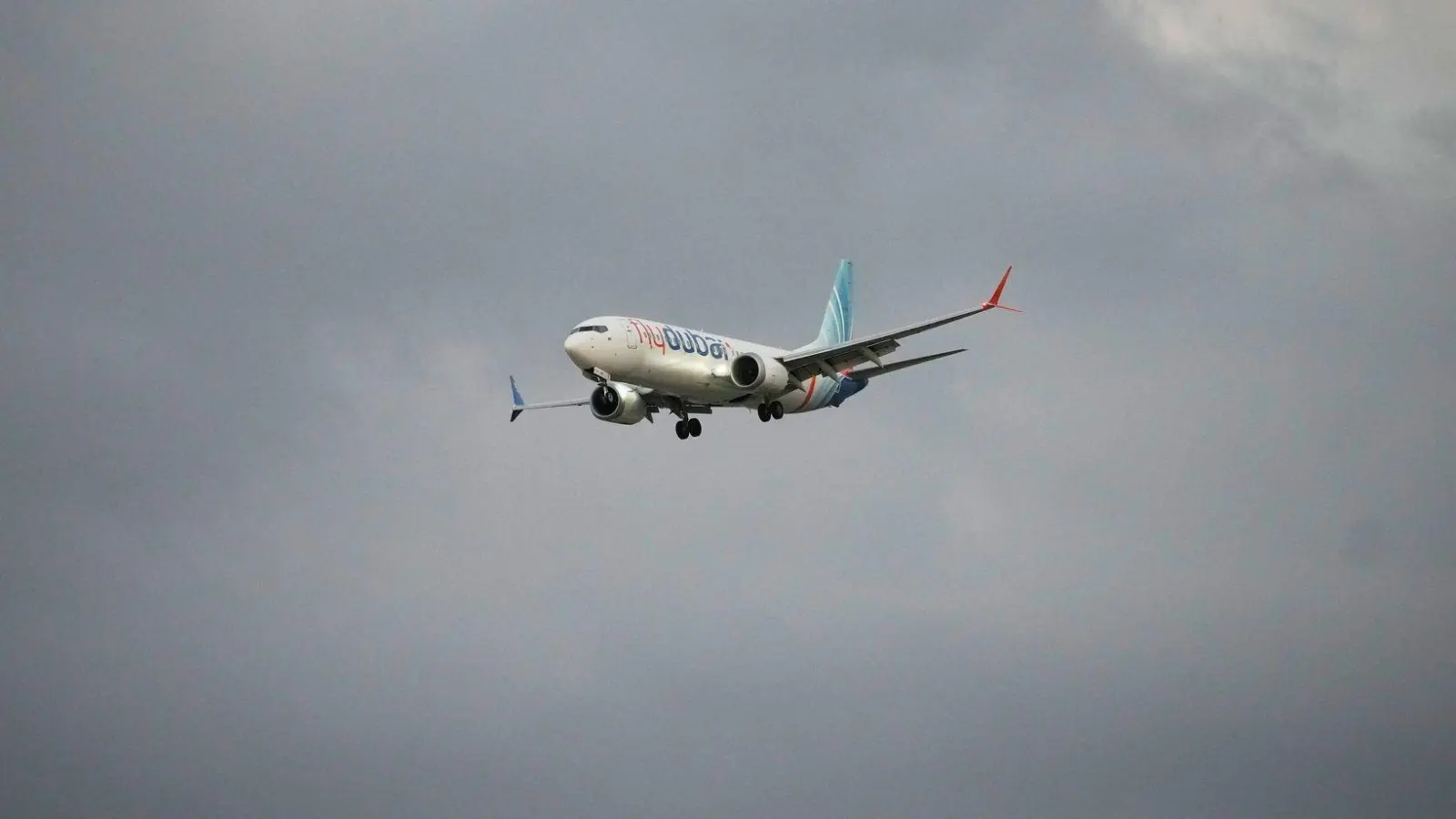 Die Hintergründe zu der gewaltsamen Auseinandersetzung in einer Maschine der Fluggesellschaft Flydubai sind weiter unklar.  (Foto: Ohad Zwigenberg/AP/dpa)