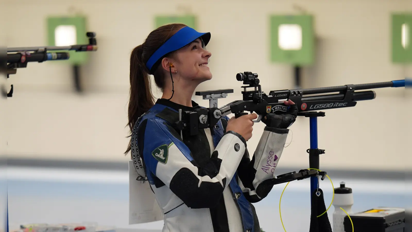 Sportschützin Pia Sturm – hier im Wettkampfanzug – überzeugte sowohl bei den Bayrischen als auch den Deutschen Meisterschaften mit außerordentlichen Leistungen. (Foto: Markus Retta)