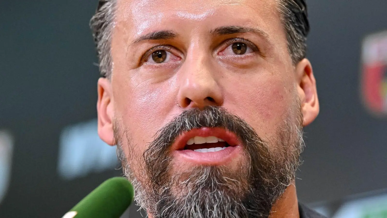 Der neue Trainer des FC Augsburg: Sandro Wagner. (Foto: Harry Langer/dpa)