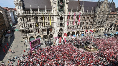 So sah es bei der Bayern-Party 2025 auf dem Marienplatz aus. (Archivbild) (Foto: Daniel Löb/dpa)