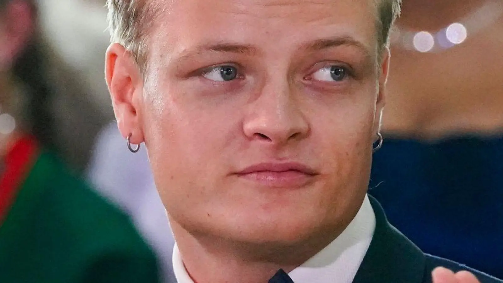 Marius Borg Høiby, hier an der Seite seiner Mutter Kronprinzessin Mette-Marit. (Archivbild) (Foto: Lise Aserud/NTB/dpa)