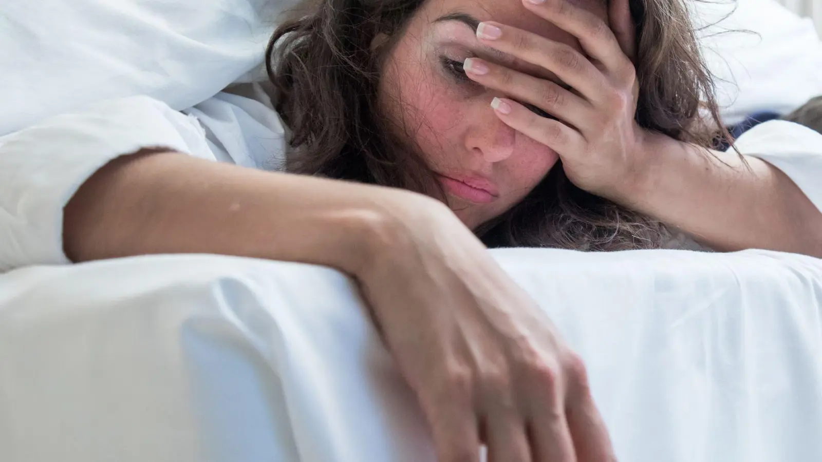 Schlafprobleme: Das Gehirn von Menschen mit ADHS ist oft besonders aktiv - auch dann, wenn es eigentlich Ruhe bräuchte. (Foto: Christin Klose/dpa-tmn)