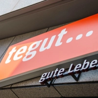 Die Marke Tegut wird verschwinden. In Ansbach darf die Edeka-Kette die Filiale übernehmen.  (Foto: Andreas Arnold/dpa)