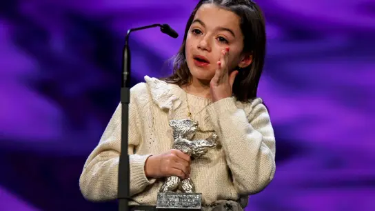 Der Schauspielpreis geht an die Neunjährige Sofía Otero. (Foto: Monika Skolimowska/dpa)