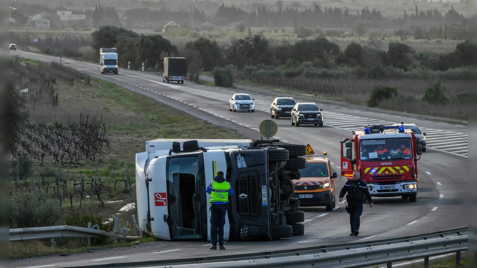 In Frankreich gab es durch den Sturm „Nils“ einen Toten.  (Foto: Ed Jones/AFP/dpa)