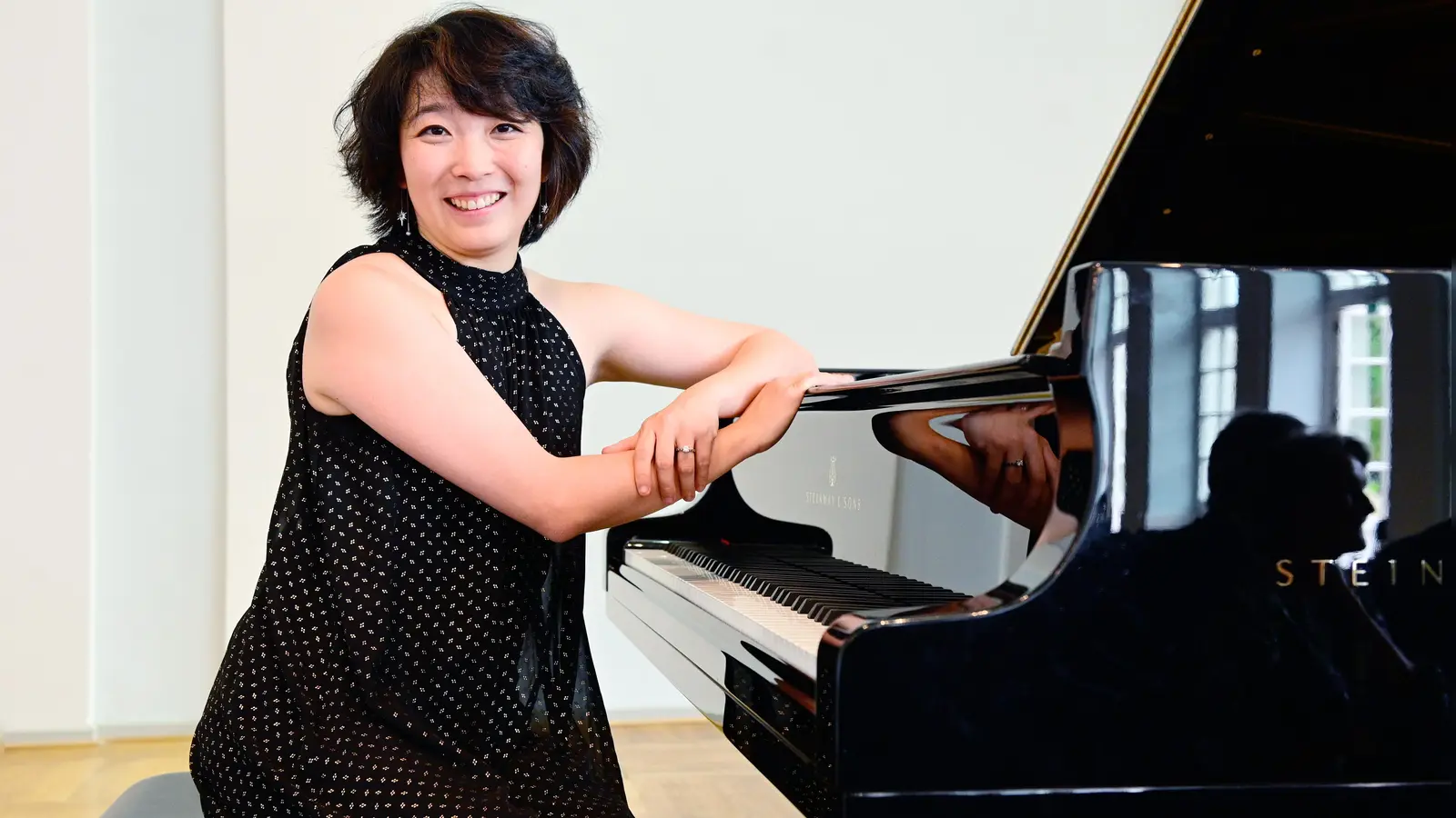 Brachte Scarlatti und Bach zusammen: Claire Huangci in der Ansbacher Orangerie. (Foto: Jim Albright)