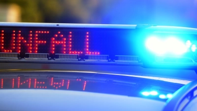 Nach einem Unfall in Unterfranken ist eine 79-Jährige ihren Verletzungen erlegen. (Symbolbild) (Foto: Stefan Puchner/dpa)