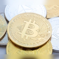 Die Kurse von Kryptowerten wie Bitcoin und Ethereum schwanken stark, Kritiker warnen vor Spekulationsblasen. Doch das Interesse ist groß. (Symbolbild) (Foto: Fernando Gutierrez-Juarez/dpa)