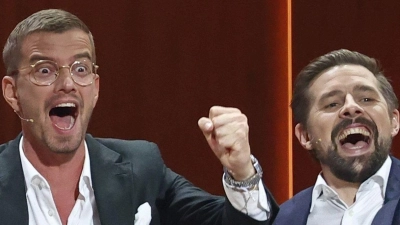 Joko Winterscheidt und Klaas Heufer-Umlauf laden zum Silvester-Countdown. (Archivbild) (Foto: Daniel Karmann/dpa)