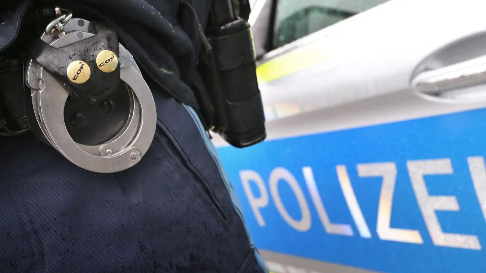 Gegen die drei mutmaßlichen Betrüger wurden Haftbefehle erlassen, zwei sind unter Auflagen wieder auf freiem Fuß. (Symbolbild)  (Foto: Karl-Josef Hildenbrand/dpa)