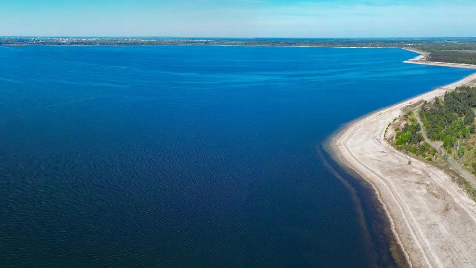 Der Cottbuser Ostsee entsteht im ehemaligen Braunkohletagebau Cottbus-Nord. (Archivbild) (Foto: Patrick Pleul/dpa)