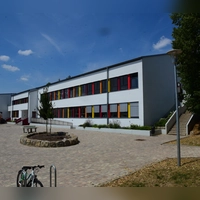 An der Rusam-Grundschule sollen bald fünf Kameras installiert werden. An verschiedenen Stellen hatte die Gemeinde Sachsen bei Ansbach dort Probleme mit Vandalismus. Dem soll jetzt mit Videoüberwachung begegnet werden. (Foto: Irmeli Pohl)