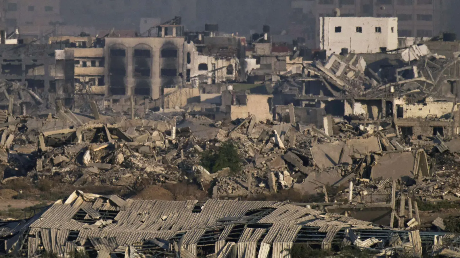 Wegen der katastrophalen Lage im Gazastreifen hat die EU-Kommission eine Einschränkung der Zusammenarbeit mit Israel vorgeschlagen. (Foto: Leo Correa/AP/dpa)