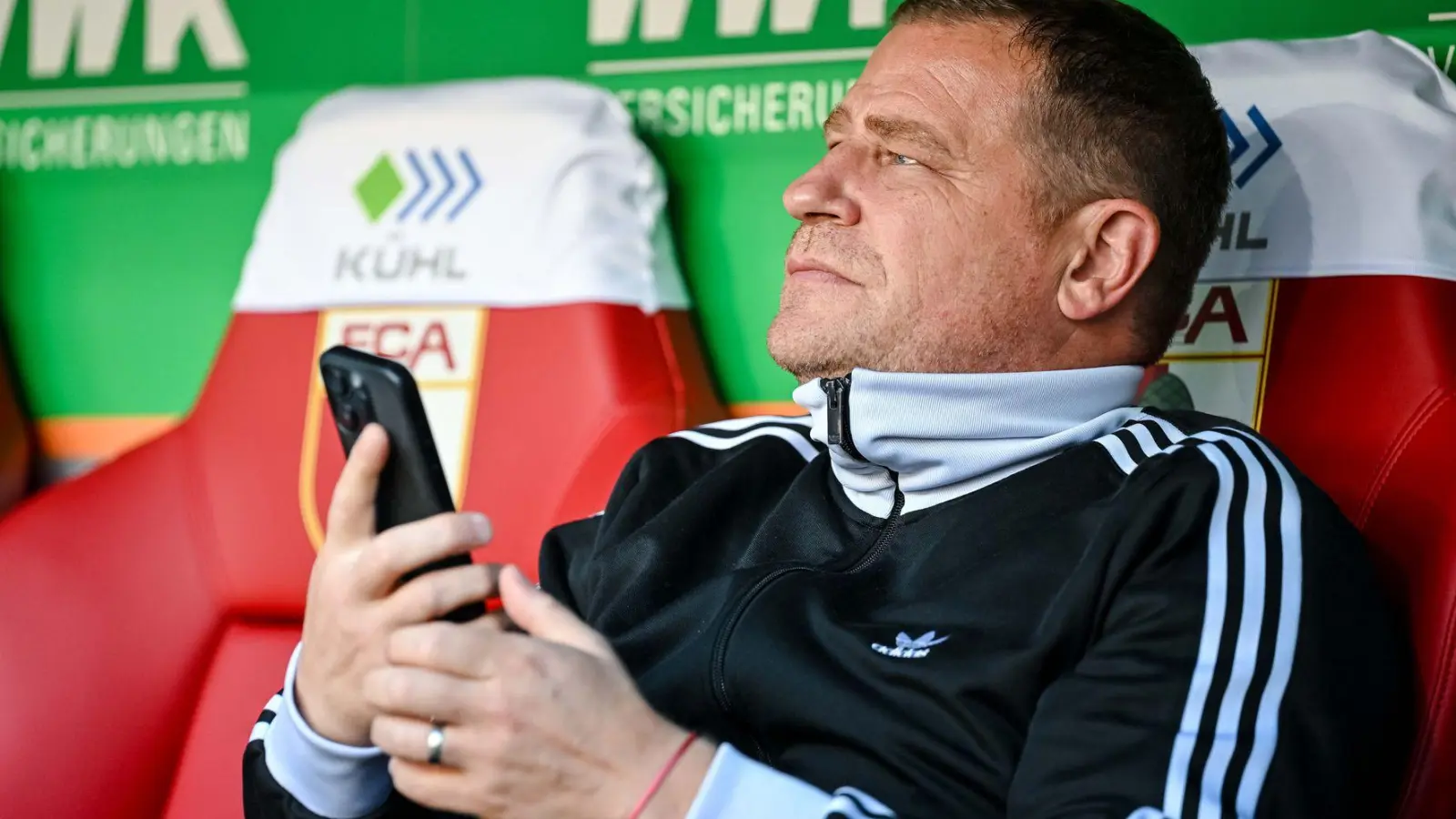 Ist auf dem Transfermarkt gefordert: Bayern-Sportvorstand Max Eberl. (Foto: Harry Langer/dpa)