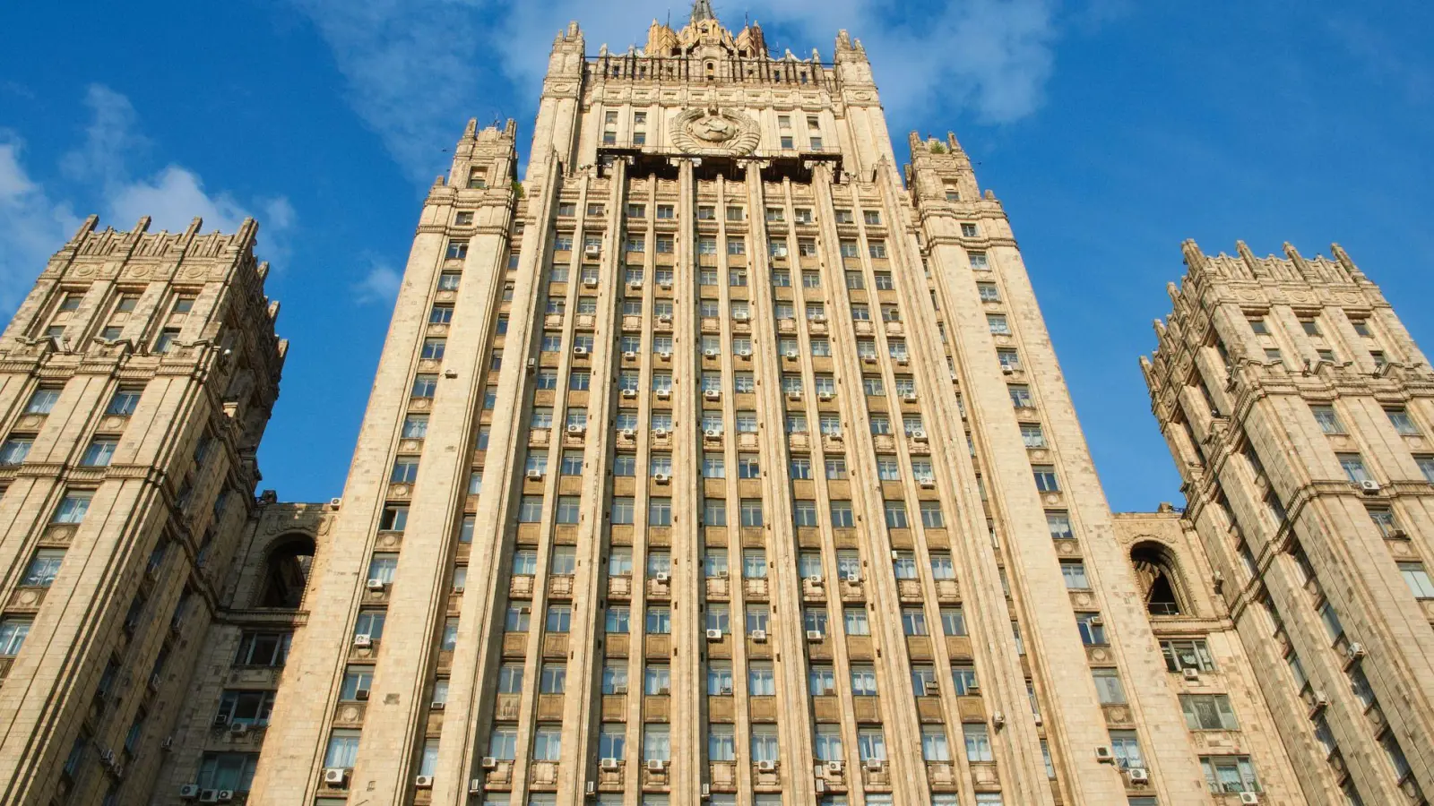Russland hat nach der Ausweisung eines seiner Diplomaten aus Deutschland nun auch einen Mitarbeiter der deutschen Botschaft zur unerwünschten Person erklärt. (Archivbild) (Foto: Bernd Thissen/dpa)