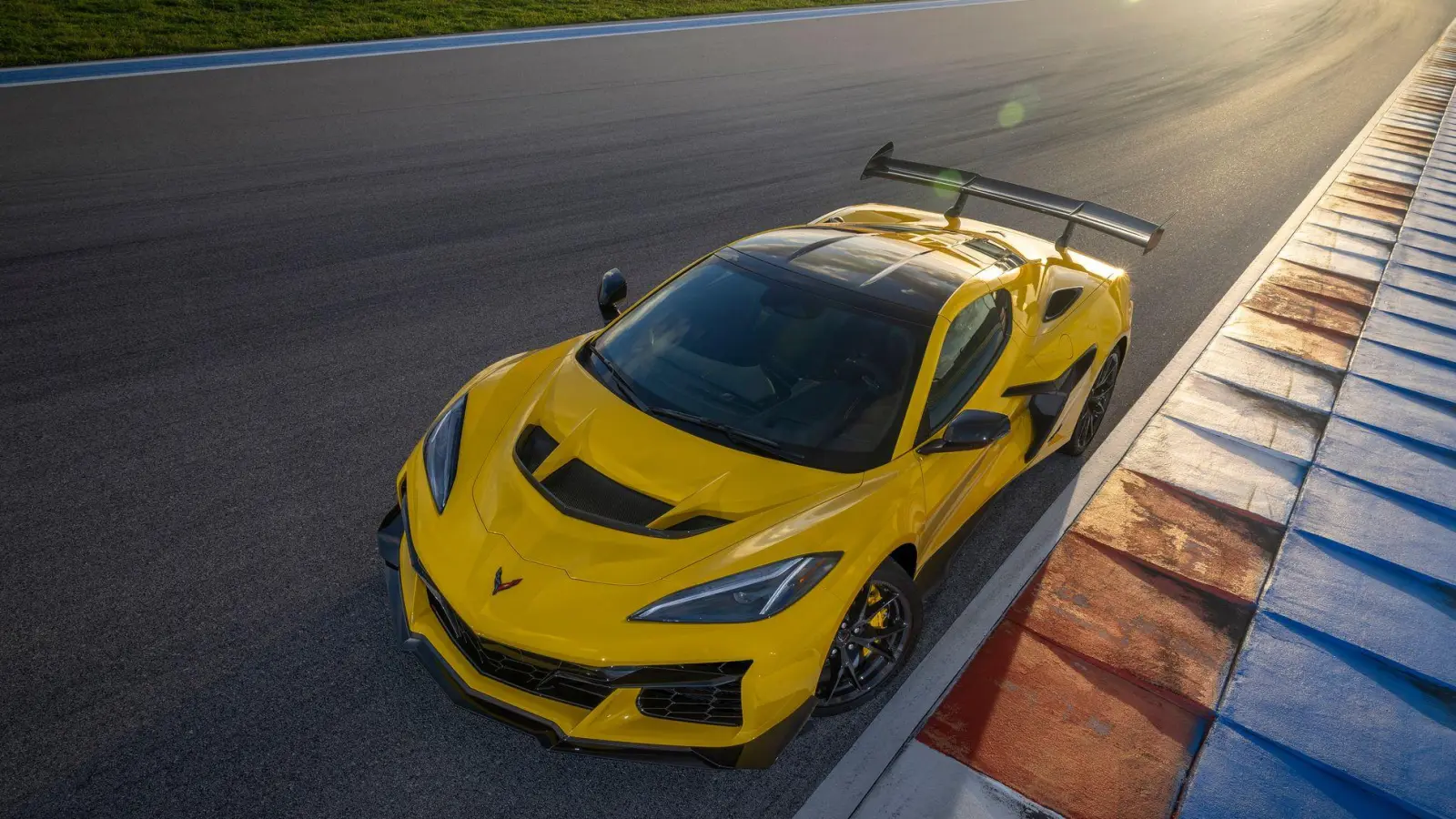 Sportmaschine im natürlichen Habitat: Das wahre Potenzial der Corvette ZR1 lässt sich sicher(lich) nur auf der Rennstrecke ausschöpfen. (Foto: Richard Prince/Chevrolet/dpa-tmn)