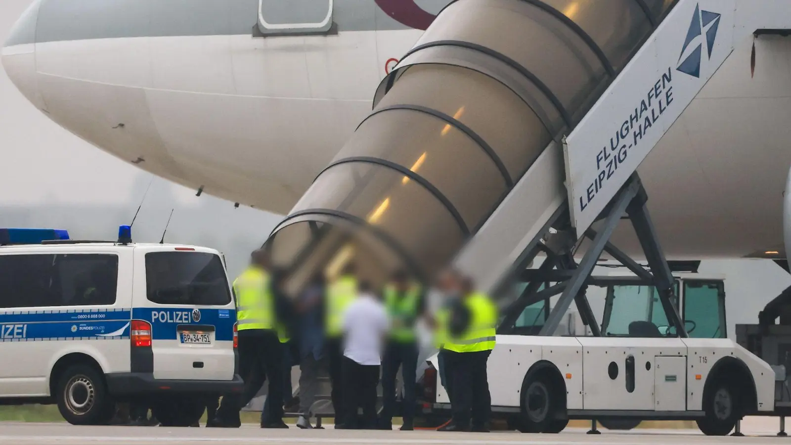 Die Zahl der Abschiebungen aus Deutschland ist im Vergleich zum Vorjahreszeitraum gestiegen (Archiv). (Foto: Jan Woitas/dpa)