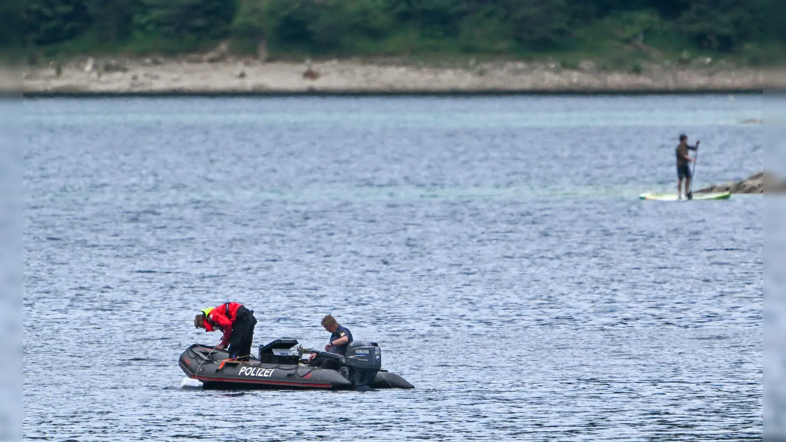 Die Einsatzkräfte hatten mit hohem Aufwand eine Woche lang fieberhaft nach den Verunglückten gesucht. (Archivbild) (Foto: Peter Kneffel/dpa)