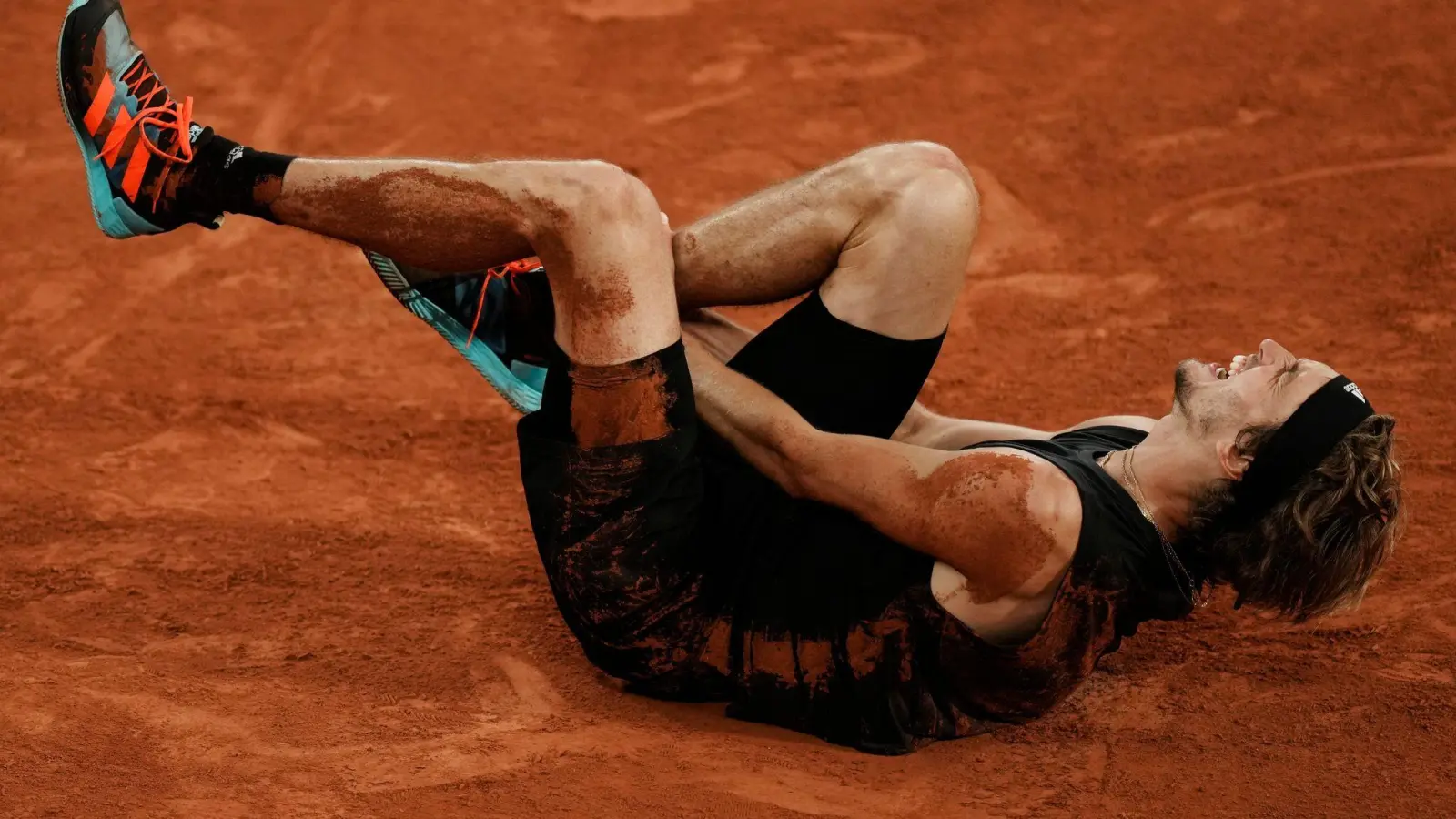 Der Traum von Alexander Zverevs erstem Grand-Slam-Titel endete (vorerst) im Pariser Sand. (Foto: Thibault Camus/AP/dpa)