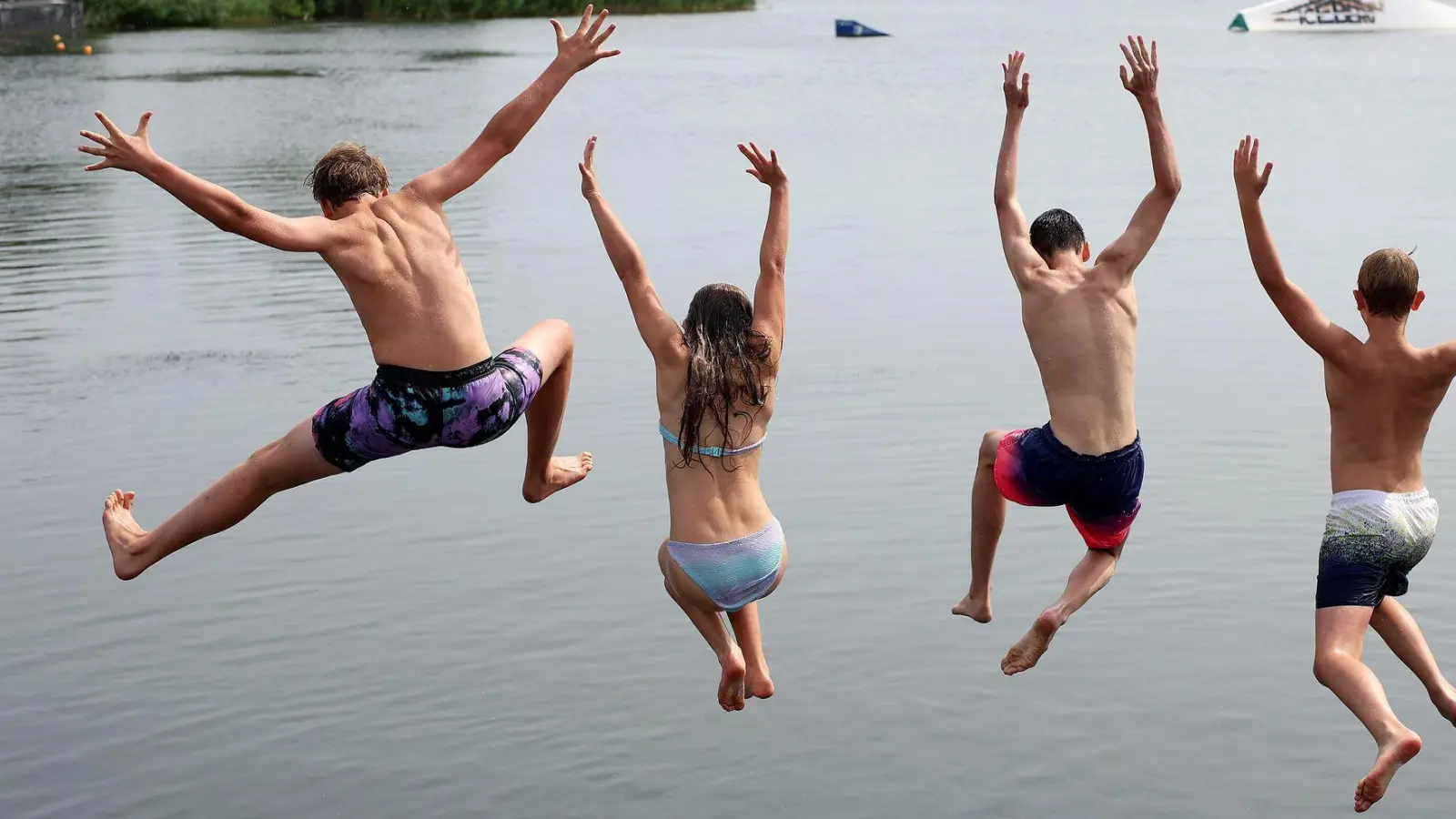 Sportcamp, Sprachferien oder Sommerlager: Manche Ferienprogramme sind steuerlich begünstigt. (Foto: Ronny Hartmann/dpa-tmn)