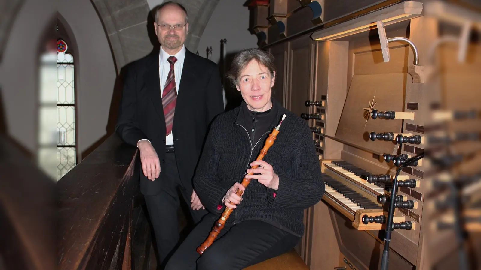 Karla Schröter und Willi Kronenberg, Mitglieder des Ensembles Concert Royal Köln, bestachen in der katholischen Pfarrkirche von Neustadt an der Aisch.  (Foto: Heike Auer)