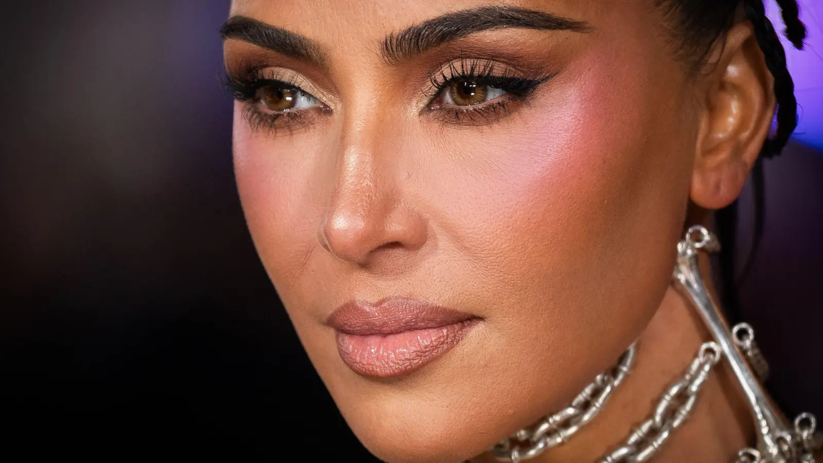 Kim Kardashian hat auf Instagram ein 20-teiliges Foto- und Videoalbum mit Eindrücken der vergangenen Wochen geteilt. (Archivbild) (Foto: Scott A Garfitt/Invision/dpa)
