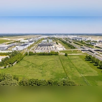 Die Luftaufnahme zeigt den geplanten Standort für die neue Konzertarena „Munich Arena“. (Foto: -/SWMUNICH Real Estate/Munich Arena/dpa)