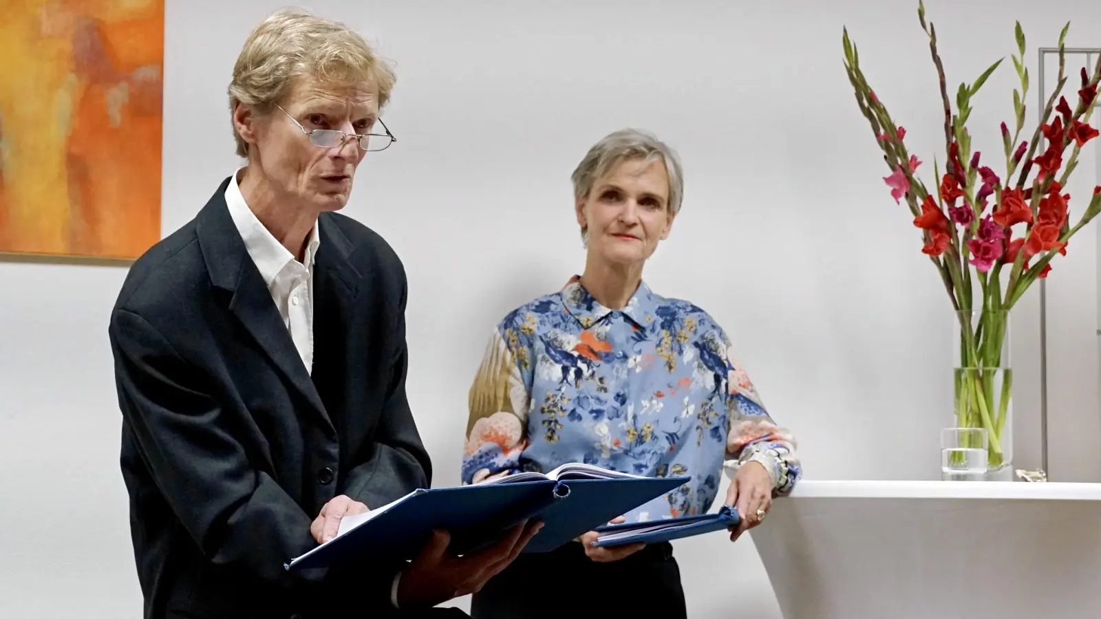 Bringen Gedichte von Erich Kästner mit Musik von Peter Tschaikowsky zusammen: Hartmut Scheyhing und Claudia Dölker. (Foto: Elke Walter)