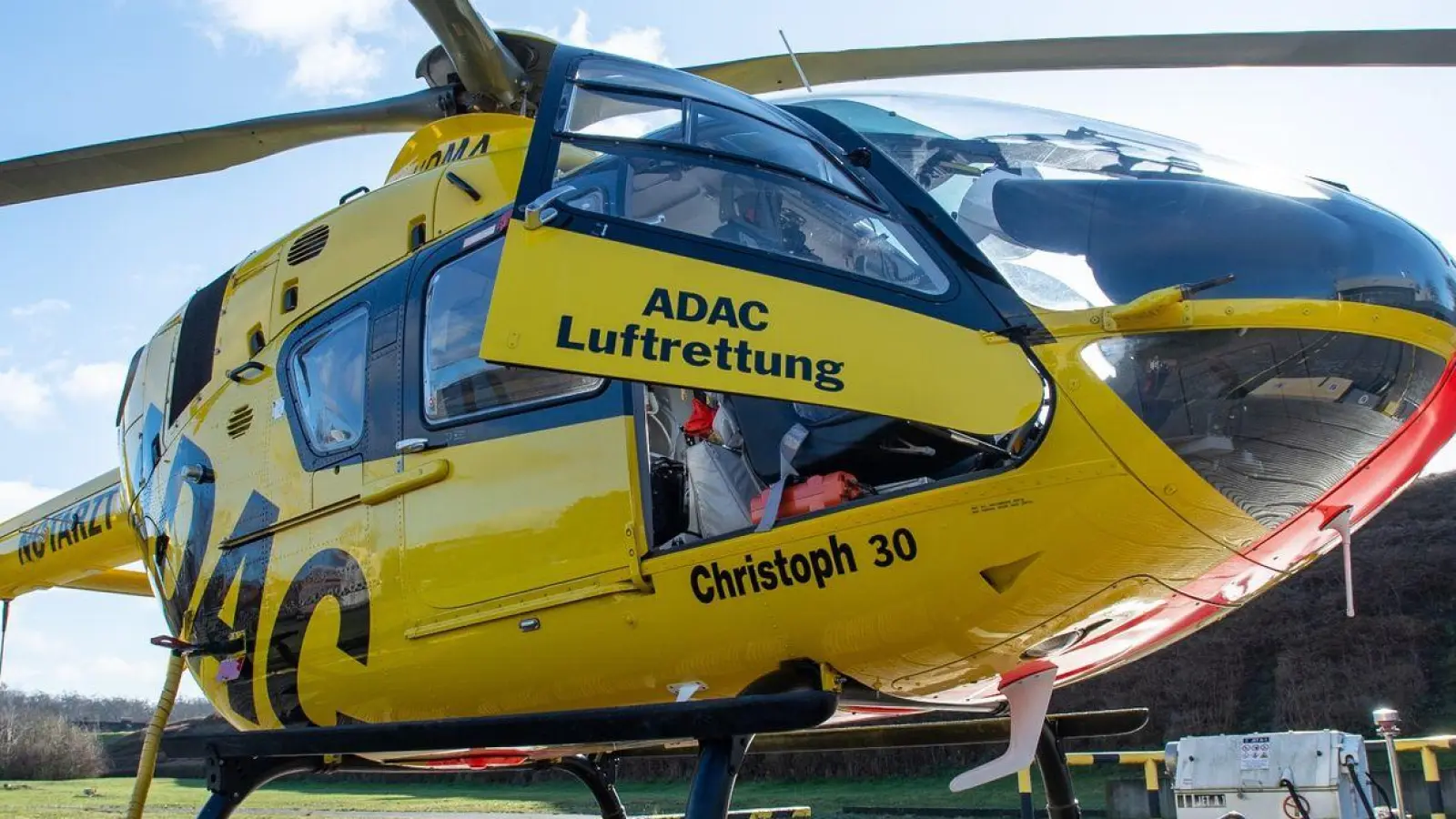 Der Rettungshelikopter. (Foto: Lucas Bäuml/dpa/Archivbild)