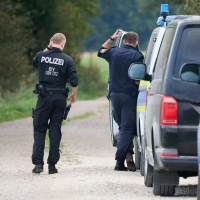Die Suche nach dem Tier soll weitergehen - obwohl bisher keine Spuren gefunden wurden. (Foto: Peter Kneffel/dpa)