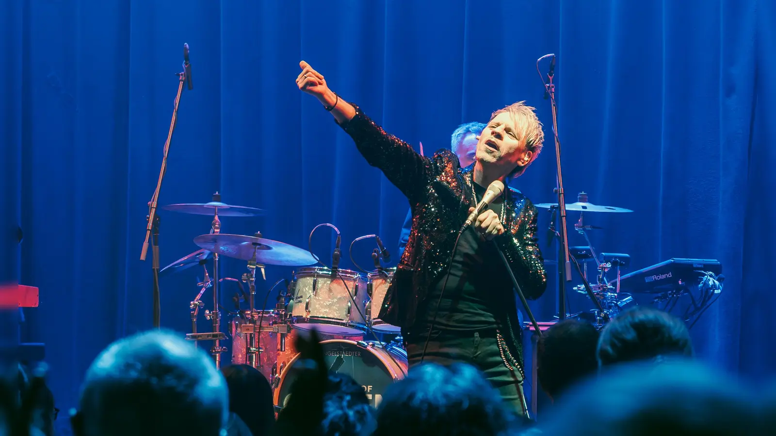 Beeindruckte mit seiner Stimmgewalt: Markus Engelstädter in der Show „The Magic of Queen”. (Foto: Andrew Lauer)