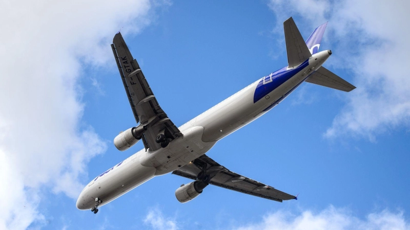 Buchungsportal oder Airline direkt? Direktbuchung erspart Stress bei Änderungen und Verspätungen. (Foto: Sina Schuldt/dpa/dpa-tmn)