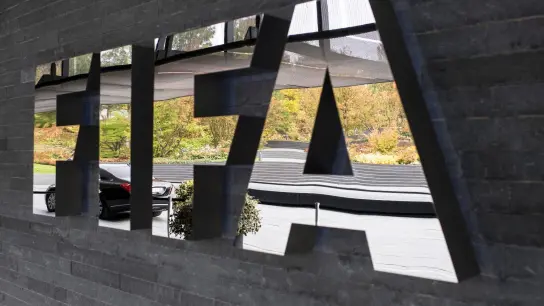 Die FIFA setzt bei der WM auf eine halbautomatische Abseitstechnologie. (Foto: Ennio Leanza/KEYSTONE/epa/dpa)