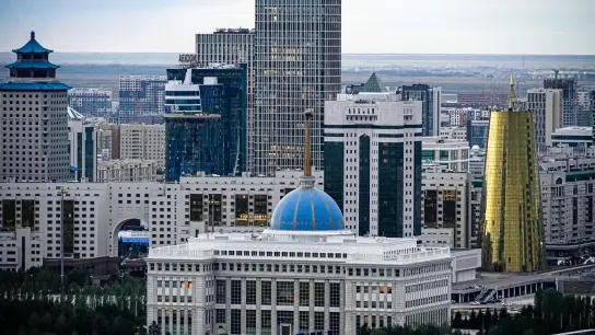 Der Präsidentenpalast im Zentrum der Hauptstadt Kasachstans. (Foto: Alexander Zemlianichenko/AP/dpa)